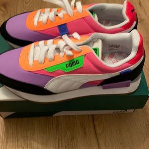 Puma colorful future rider play on